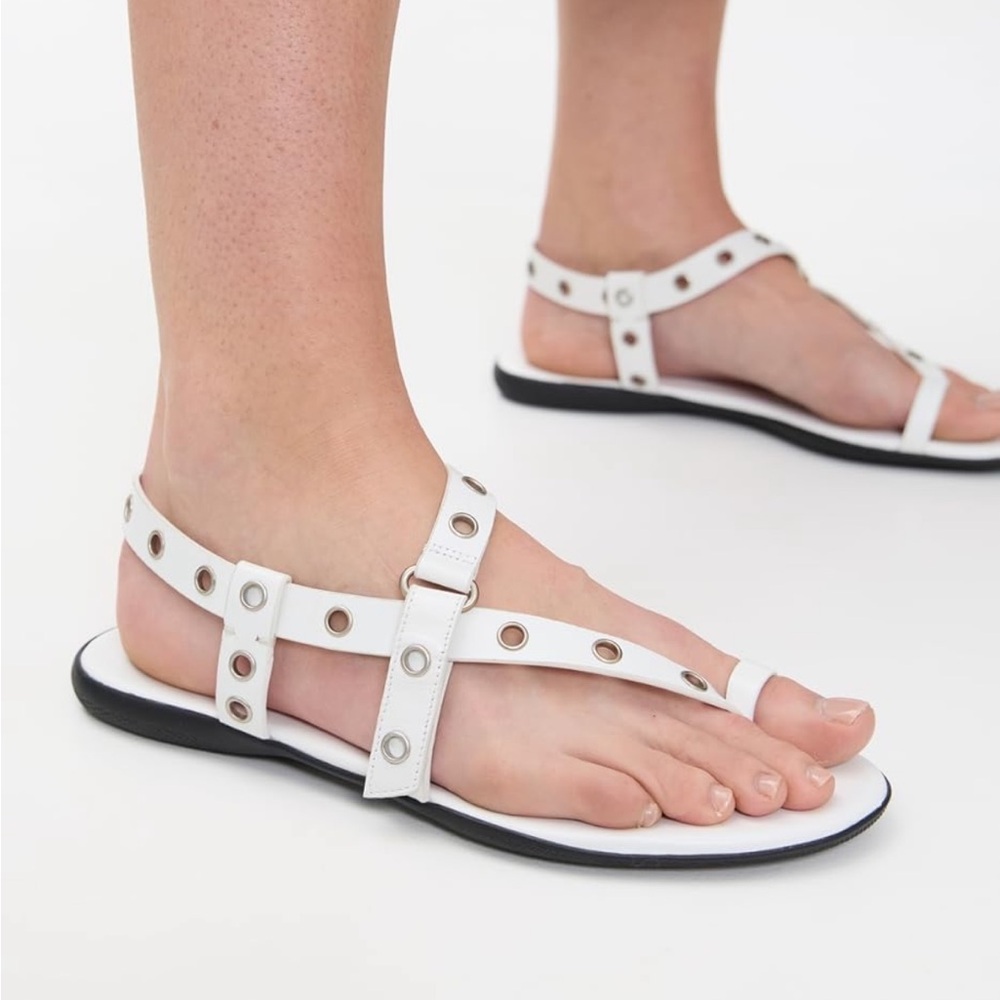 Tory Burch Eyelet Toe Ring Sandals - Picture 3 of 9